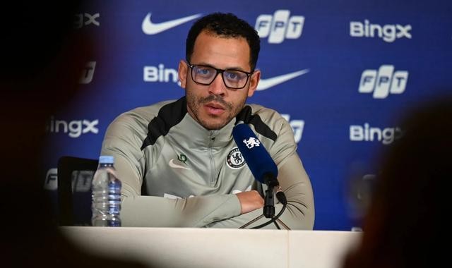 世界杯赛程-迪尼：罗塞尼尔总想保持优雅得体的形象，这无法获得球迷拥戴