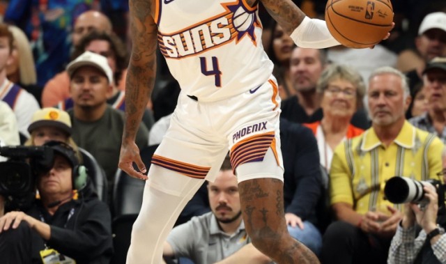 还不错！杰伦·格林复出半场5中2拿到7分2板2助 正负值+5